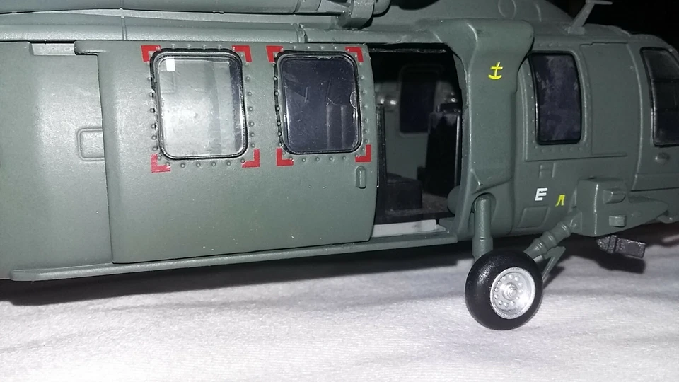 1/55 1/50 ? China Zhi-20 army military helicopter DIECAST model NO STAND NO BOX - Image 3 of 4