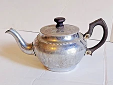 Vintage England Sona Ware Aluminum Works Stratford on Avon etched Teapot J.525