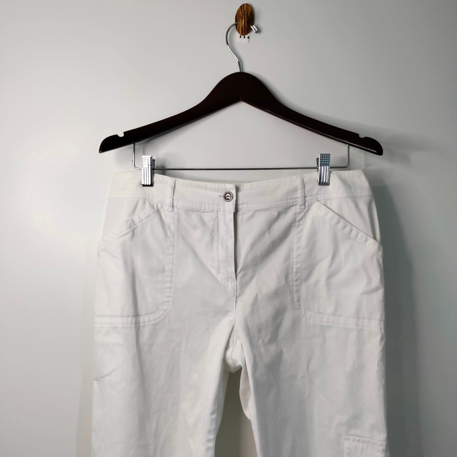 Chicos White Crop Pants Capri's 0.5 Leg Pocket Slimming Beach Boho Nautical Golf image 3
