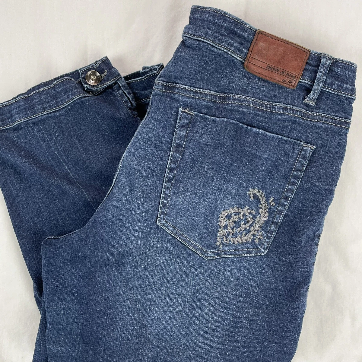 Embroidered back pocket best sale jeans