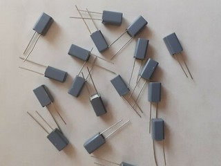 50pcs BOX POLYSTYRENE CAPACITORS 3300pF 1% 63V