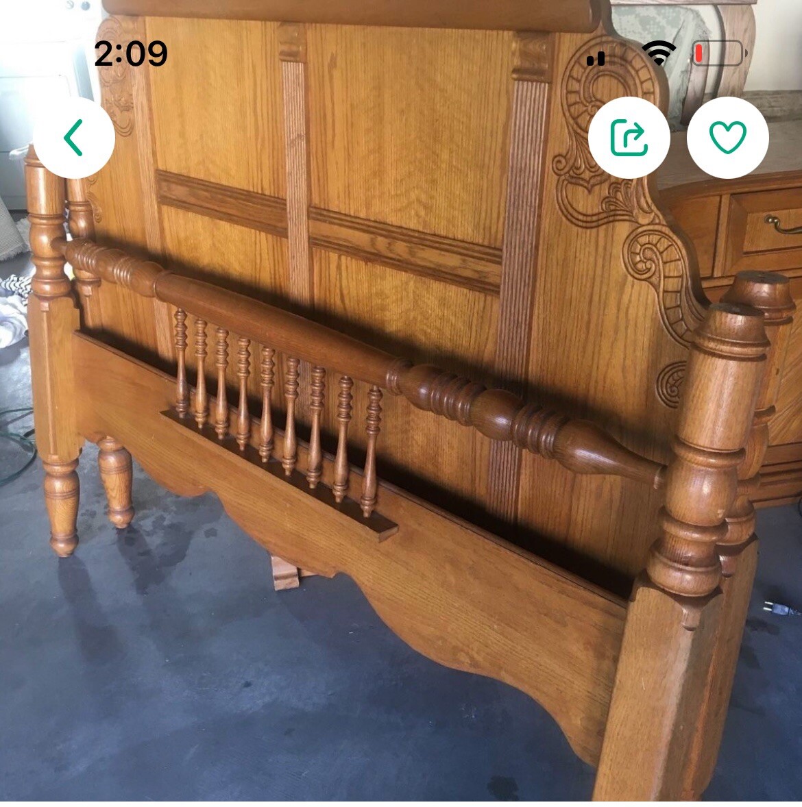 Pulaski Keepsakes Collection Queen Bed Frame