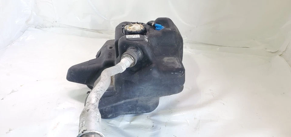 Tanque de combustible usado se adapta a: Porsche Boxster 2000 sin sistema de recuperación de vapor grado A Foto 3 de 4