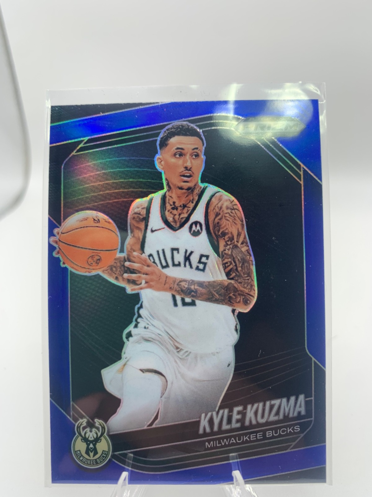 2024-25 Panini Prizm Black Blue Prizm 100/199 Kyle Kuzma #84
