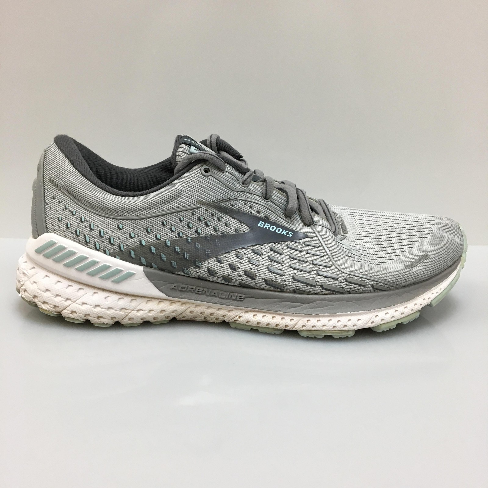 Brooks Adrenaline GTS 21 Shoes Women Size 9.5 Wide Gray Running Cushion Sneakers