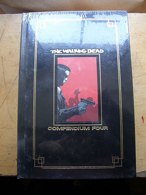 The Walking Dead Hardcover Compendium  4 - VERY RARE