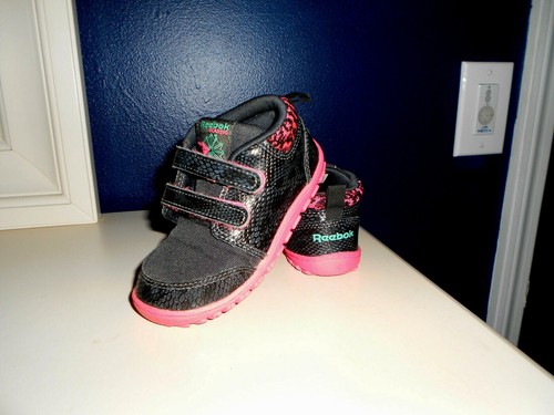 Reebok Peek N Fit Sneakers Shoes Black 