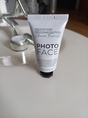 DOCTORS COSMECETICAL Photo Face 30ml, Primer minimiert Poren, UVP 104,-  