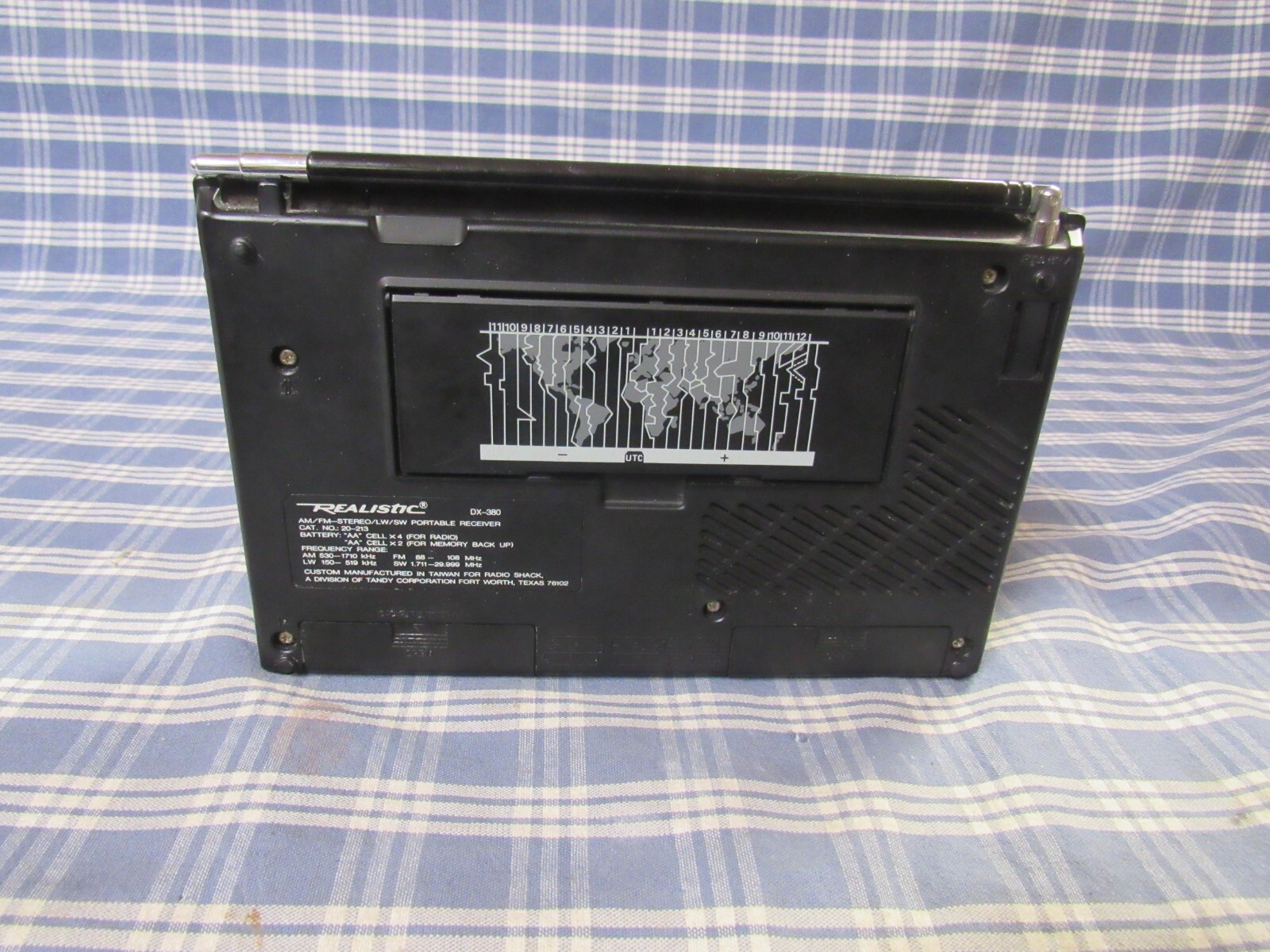 Realistic DX380 AM/FM/Shortwave Radio (No Power Please Read) FAST FREE