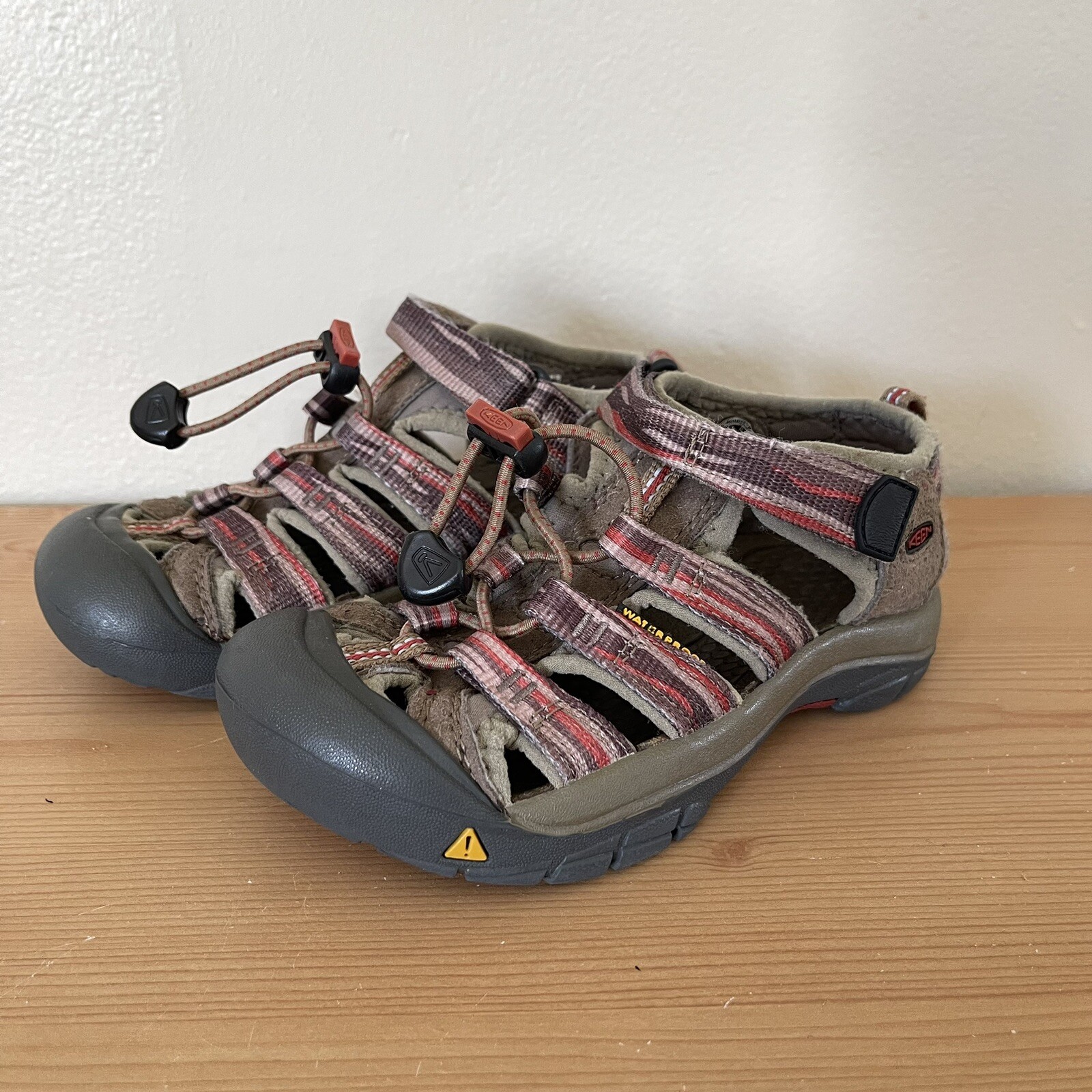 Sandali Keen Water bambini giovani taglia 12 scarpe outdoor cinturino ad anello con gancio multicolore