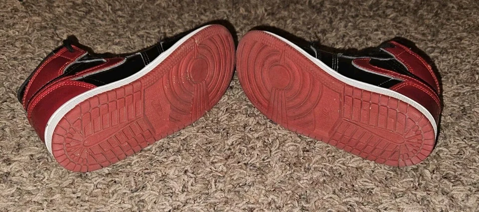 Nike KIDS SIZE 10C TODDLER Jordan 1 Retro High OG Patent Bred Banned - Image 3 of 4