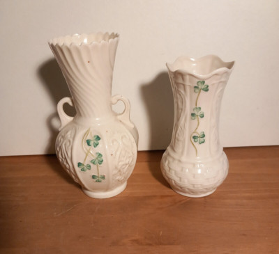 2 Vintage 80er Jahre Belleek Vasen