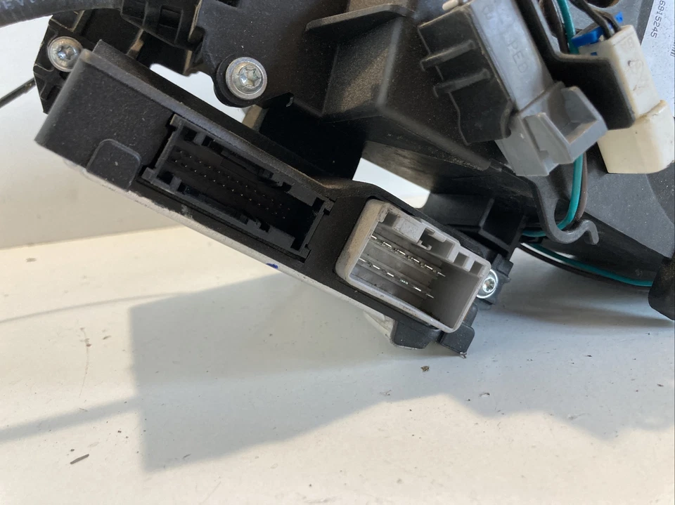 Kia Carnival Sliding Door Motor Rear Right 83480-4D101 Genuine 2.9 Crdi 06-2012 - Image 2 of 4