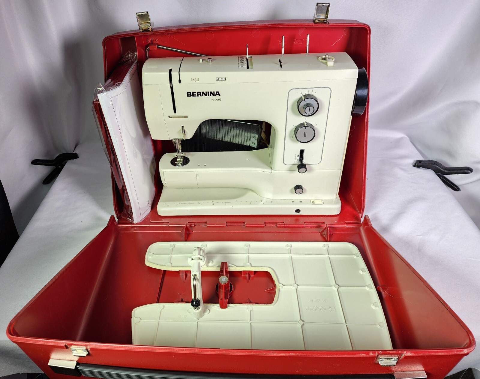 Bernina Record 830 Heavy Duty Sewing Machine w/ Case, Accessories