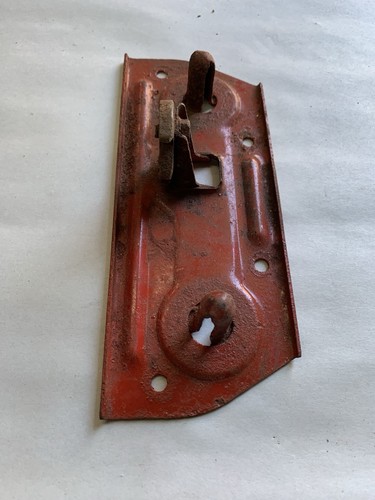 83 84 85 ATC200X HONDA REAR FENDER SEAT BRACKET MOUNT LATCH 1985 1984 200X ATC