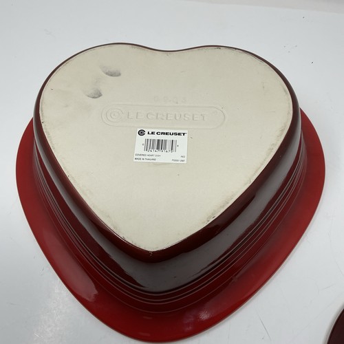 Le Creuset 2-1/2 Qt Red Heart Shaped Stoneware Baker Casserole Dutch Oven w/Lid - Picture 5 of 6
