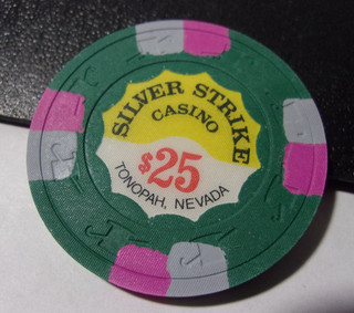 SILVER STRIKE HOTEL CASINO $25 hotel casino gaming poker chip Tonopah NV
