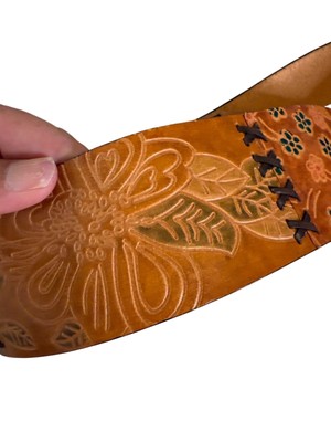 VTG Chicos Leather Embossed Floral Belt Conch Style Ornate  display picture 1