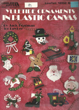 LEISURE ARTS YULETIDE ORNAMENTS IN PLASTIC CANVAS PATTERN LEAFLET 1262  1990