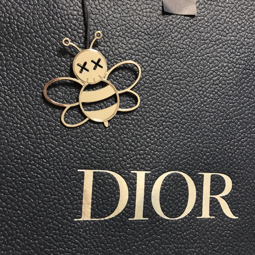 Dior x kaws bee bag charm House of Dior Ginza Japan limited Dior x kaws bee bag charm House of Dior Ginza Japan limited