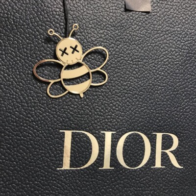 【美品】Christian Dior ディオール　KAWSコラボビー　チャーム❤︎ Dior x KAWS Charm Only Silver Bee Japan Exclusive Novelty | eBay