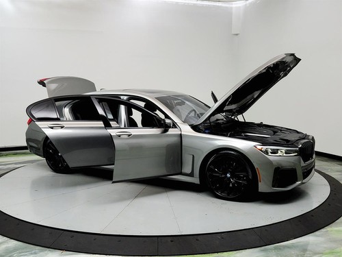 2022 BMW 7-Series 740i - Picture 10 of 12