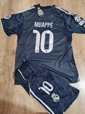 Ensemble football Real madrid - Mbappé - Taille 8 à 14 ans