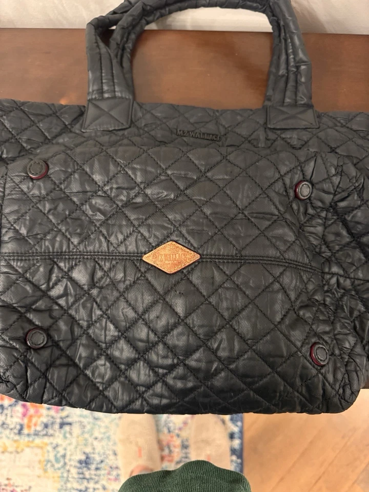 Bolso de Mano MZ WALLACE Mediano Sutton Negro Acolchado Foto 3 de 4