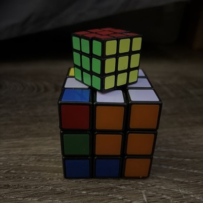 Rubik's Cube Standard 3x3x3   Brain Teaser , Twist Cube Game .