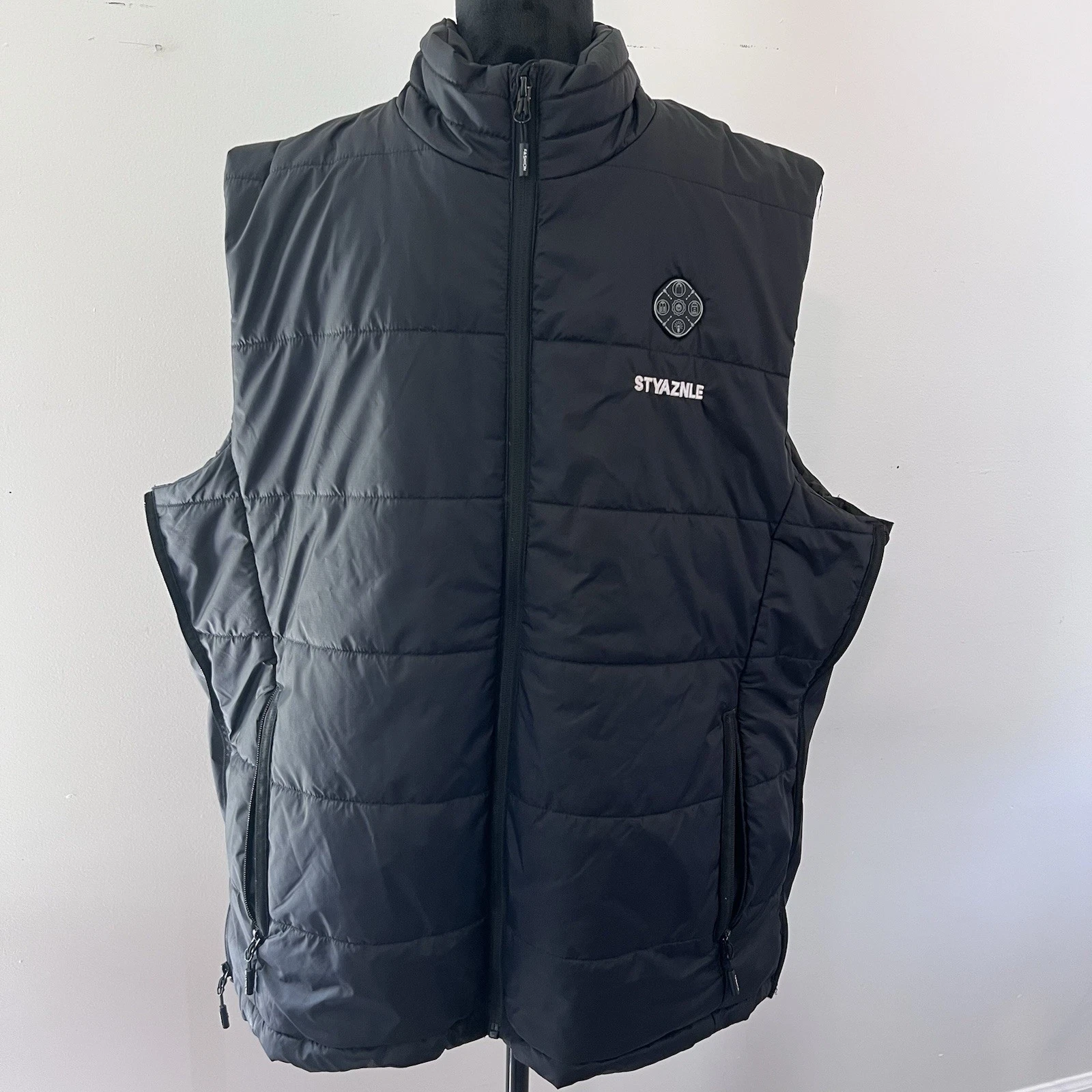 Styaznle Men’s Heated Vest XL Black Puffed Battery Not Included