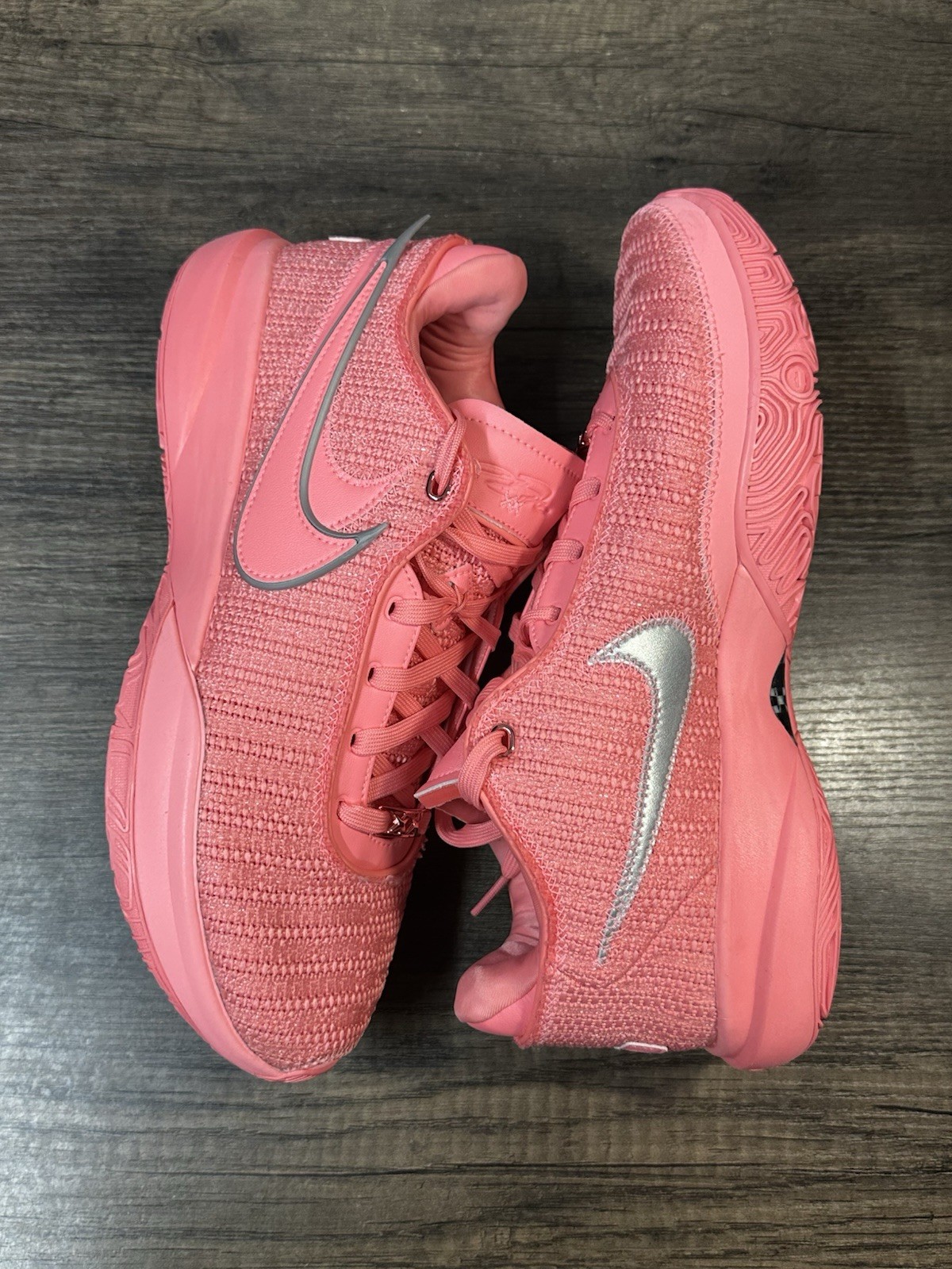 Nike LeBron 20 Pink Diamond DJ5423-600 Men’s Size 11