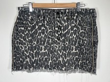 MOTHER The Vagabond Mini Fray "spot on" leopardo dobladillo crudo mini falda denim 31