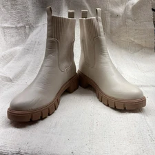 Qupid Cream Ivory Pull-on Lug Sole Chelsea Boots tan sole  faux leather SZ 10
