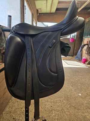 Dressursattel der Marke Crosby 17,5 