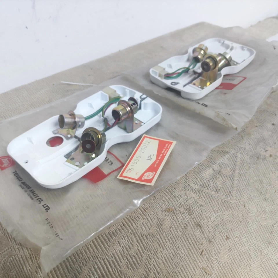 PAIR NOS GENUINE TOYOTA トヨタ TAILLIGHT BULBHOLDER SOCKET CORONA RT40 L C LC K LK - Image 2 of 4