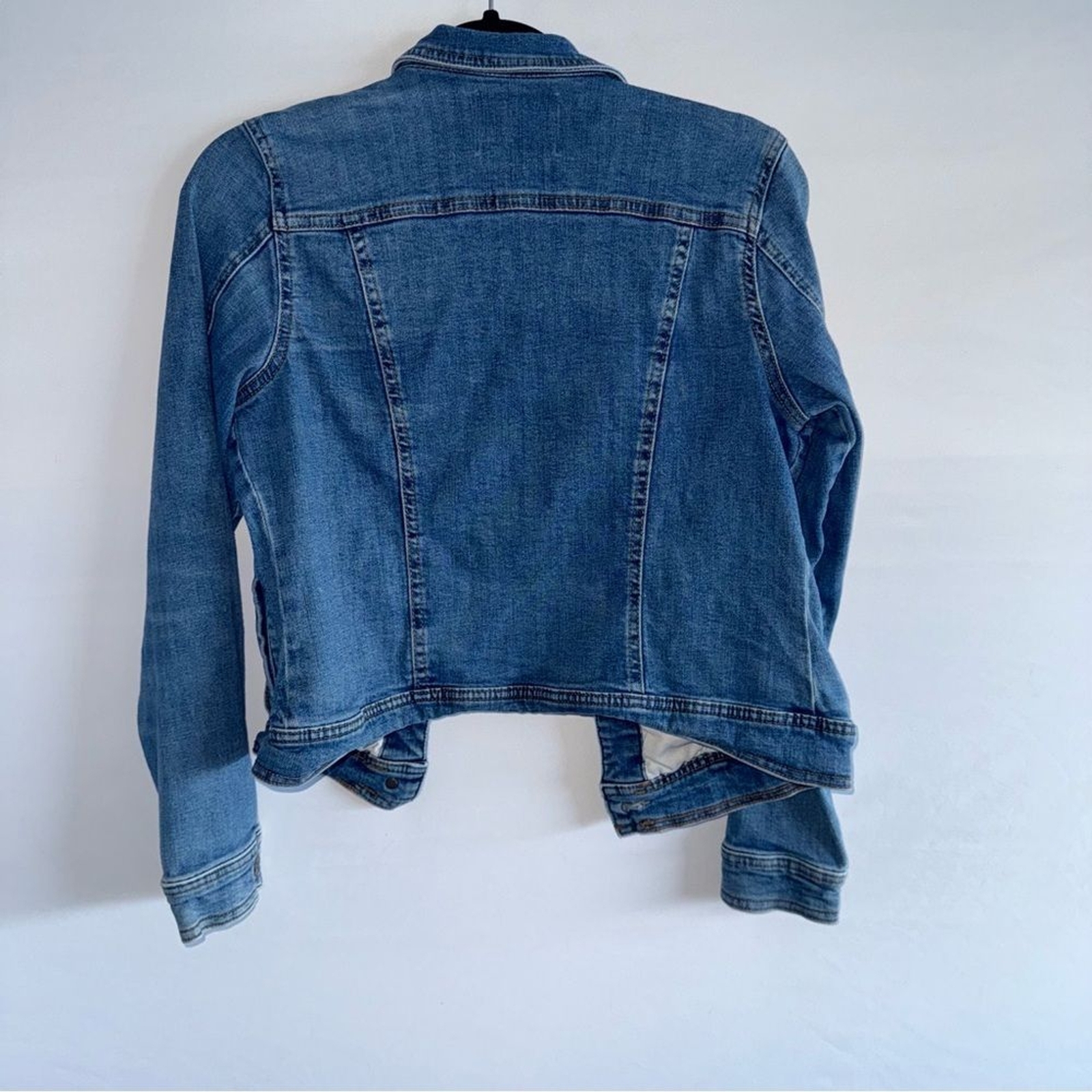 Gap Women's Small Classic Denim Jacket - image 8
