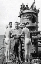 WW2 PICTURE PHOTO GERMAN U U-BOAT BOAT CREW FUN 6691