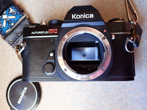 Konica TC 35mm Camera W/ Hexanon 50mm f/1.4, 200mm f/4, Viv 2x Lens, FILM TESTED - Picture 6 of 24