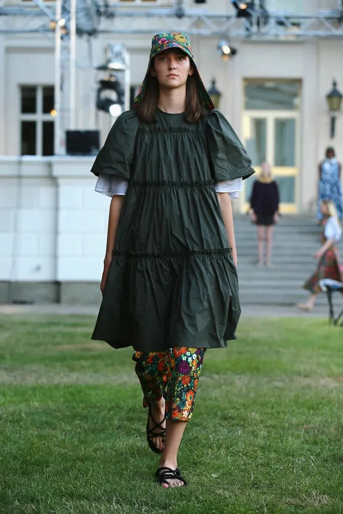 UNDERCOVER vs ODEEH Abito a strati manica corta primavera estate 2019 taglia 36 PICCOLO