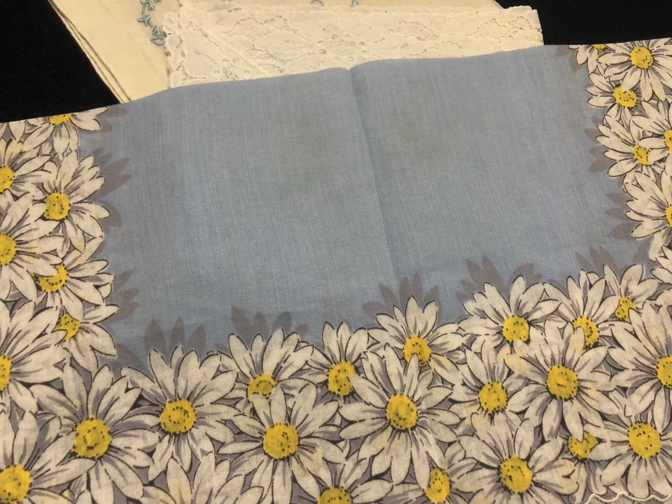 Lot 7 Vintage Hankies w/ Lace, Floral, Madeira, Monogrammed Embroidery (RF821) - Image 3 of 4