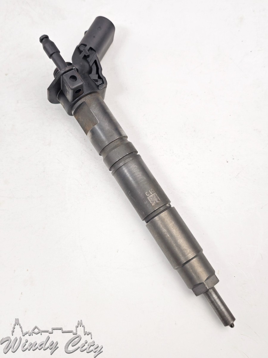 3.0L MERCEDES DIESEL ENGINE FUEL INJECTOR USED OEM