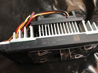 Intel  Pentium  III, 650 MHz, 256 KB Cache, 100 MHz FSB Slot 1, SL3XK