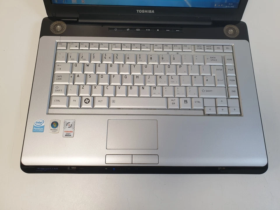 Toshiba Equium A200-15L P  Pentium T2080  1.73GHz - 2GB - 15.4" 160gb - Image 2 of 4