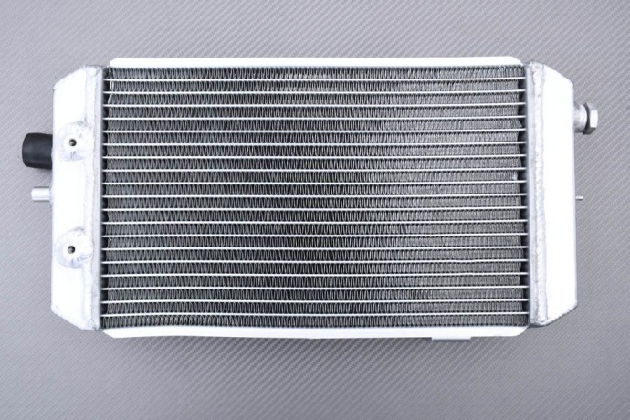 Radiateur eau alu YAMAHA XVS1300CT évite la surchauffe moteur sur la V-STAR 1300 TOURER