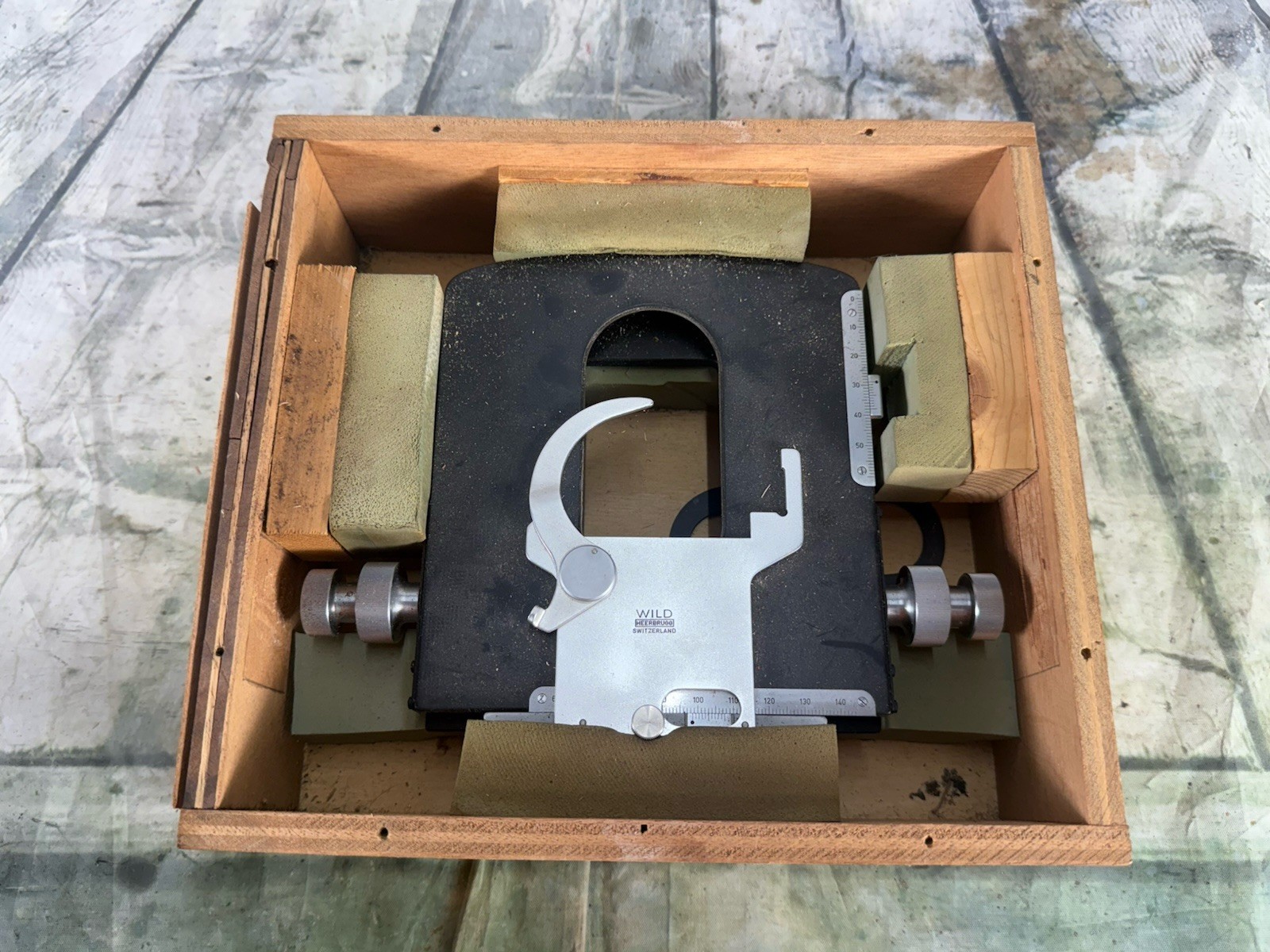 WILD M20 SWISS STAGE TABLE MICROMETER MICROSCOPE PART OPTICS AS PICTURED