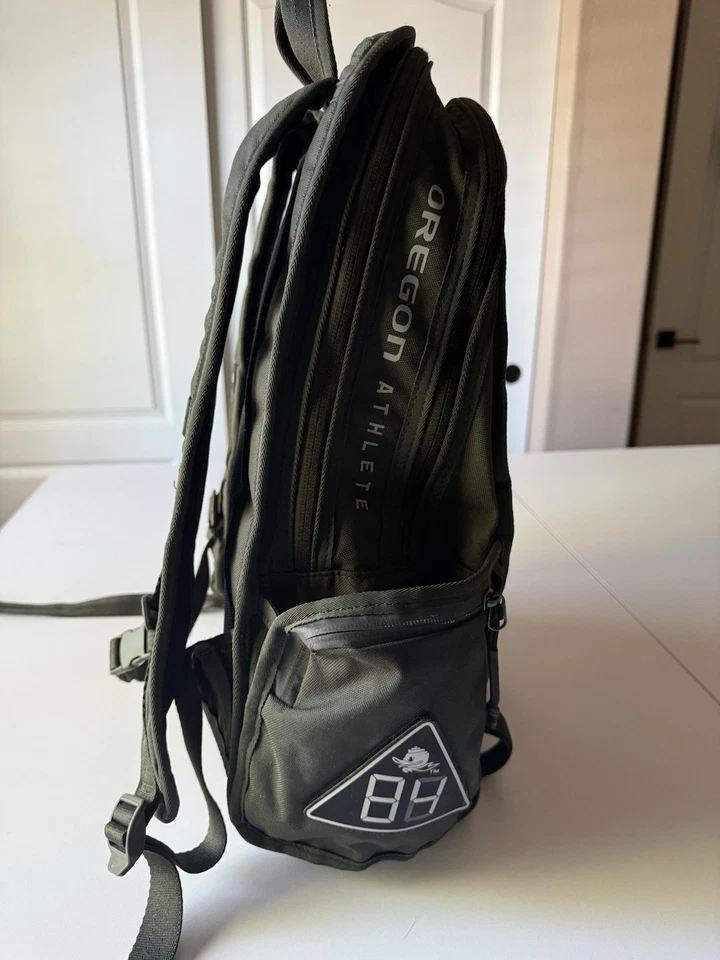 Oregon Ducks Team Issued PE Backpack Football Nike - Image 4 of 4