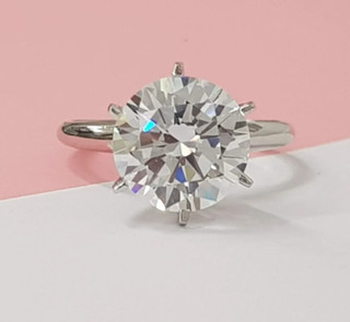 5.20 Ct Certified White Diamond Solitaire Ring Great luster Free Tariffs.