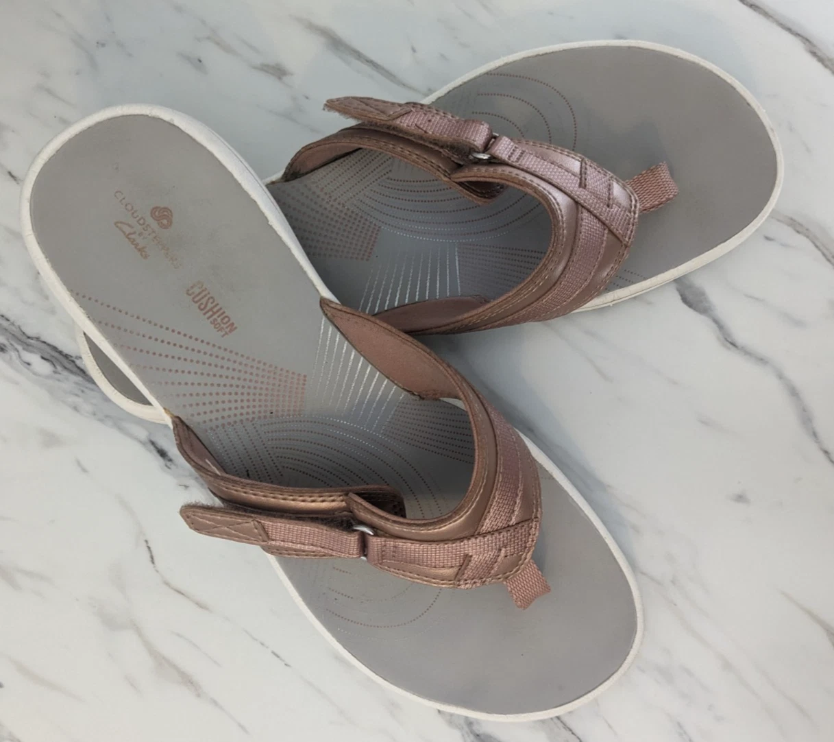 Sandali infradito Clarks malva rosa Cloudsteppers donna brezza mare infradito tanga 8