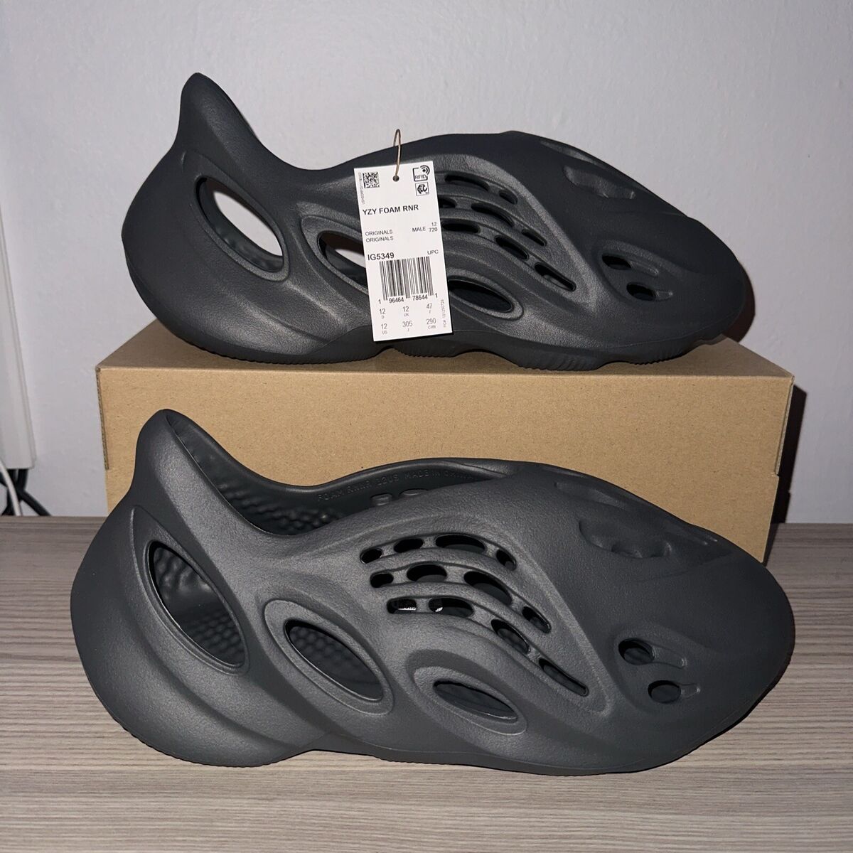 Adidas Yeezy Foam Runner RNR Carbon IG5349 Men'S NEW IN BOX Adidas Yeezy Foam Runner RNR Carbon IG5349 Men'S NEW IN BOX