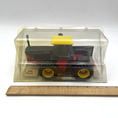 ERTL Versatile 836 Designation 6 Tractor 4WD First Edition W/Plastic Box 1:32